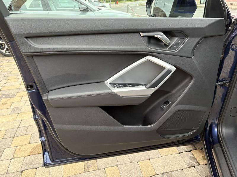 Audi Q3 Sportback Sportback 35 tdi Business s-tronic LED-NAVI-PELLE-18"