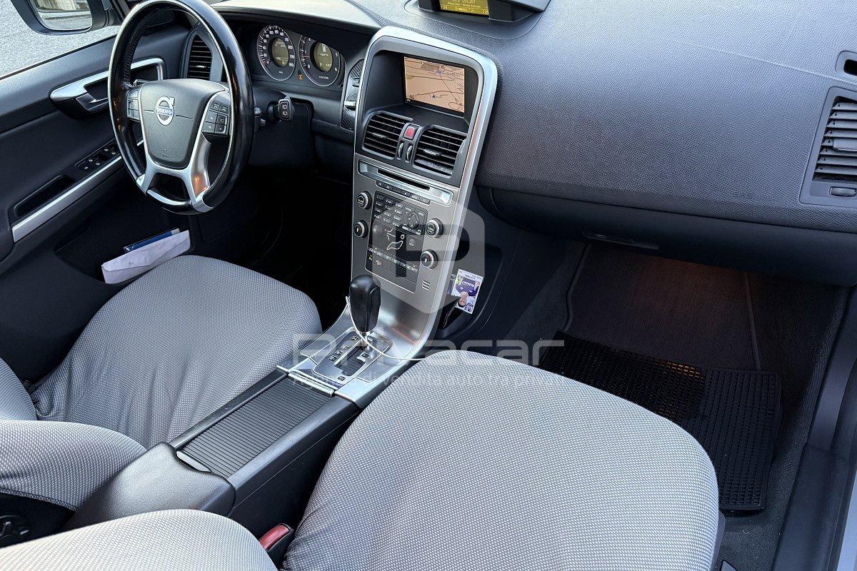 VOLVO XC60 2.4 D 163 CV AWD Geartronic Momentum