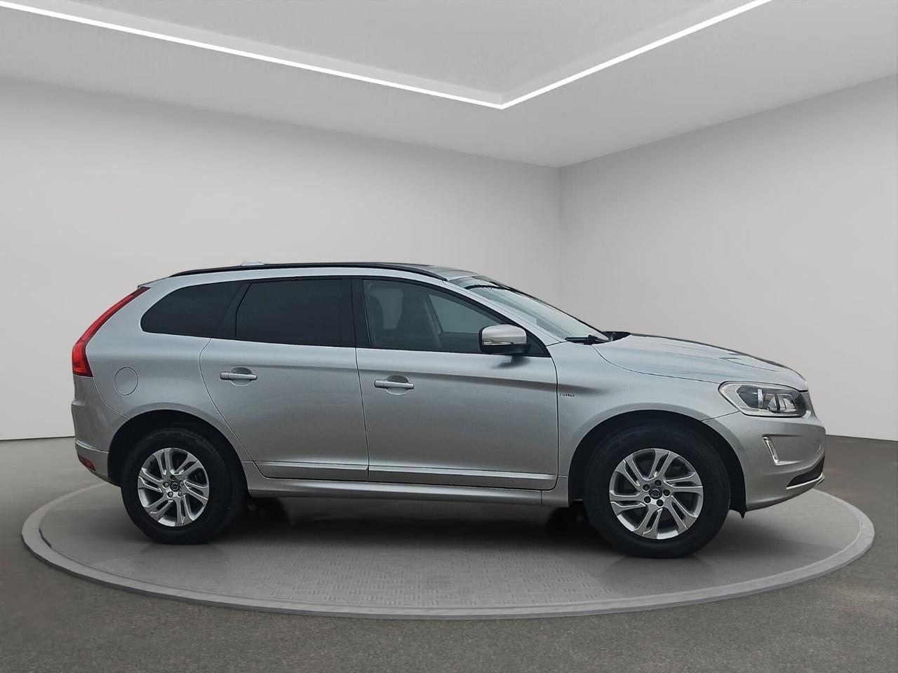 Volvo XC 60 D3 FWD 150CV Momentum AUTO NAVI