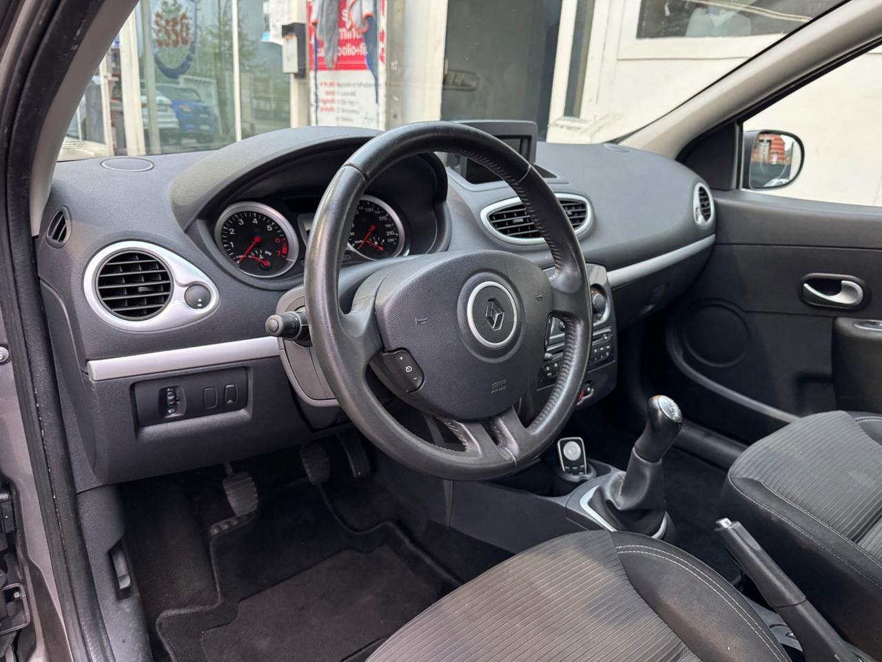 Renault Clio 1.2 16V 5 porte Dynamique