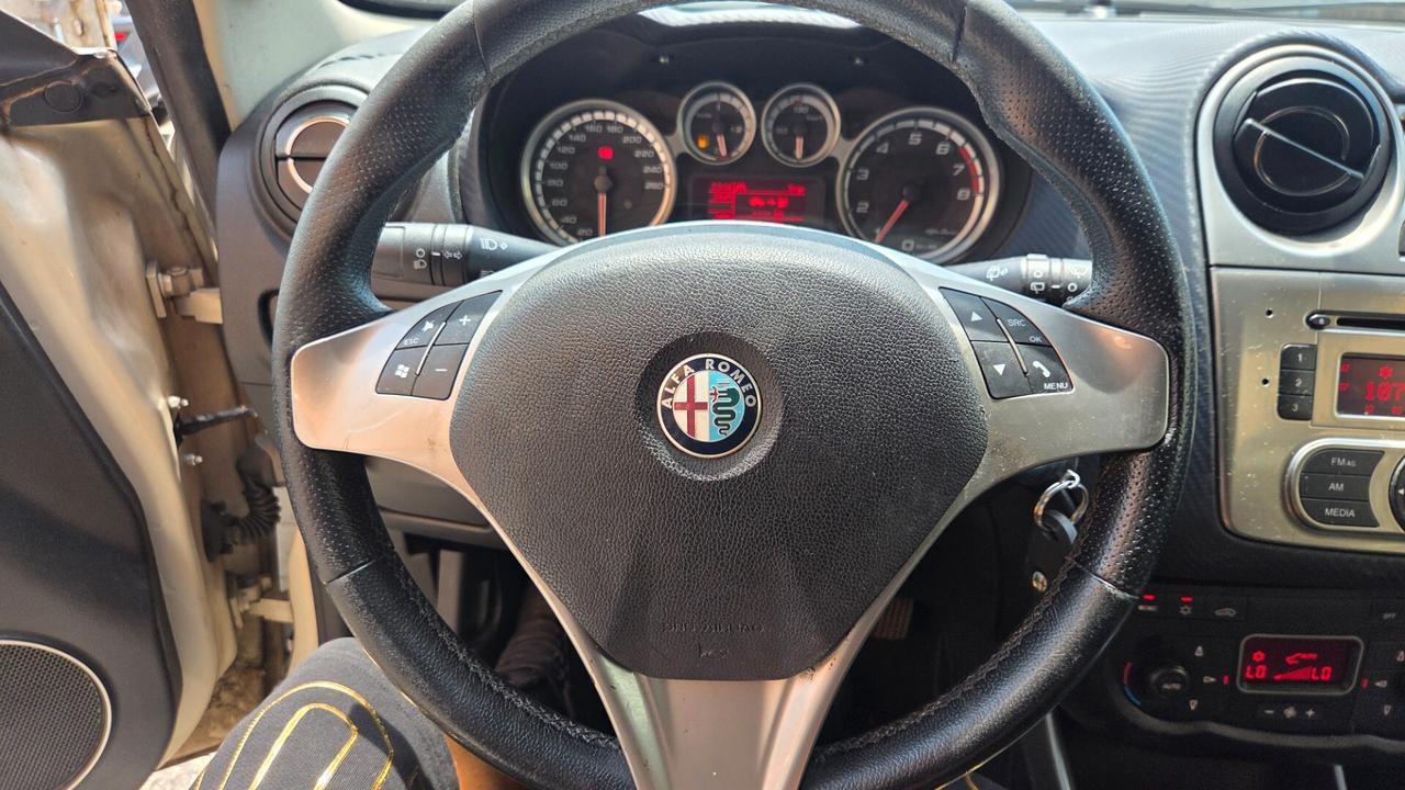 Alfa Romeo MiTo 1.4 105 CV M.air Distinctive Premium Pack