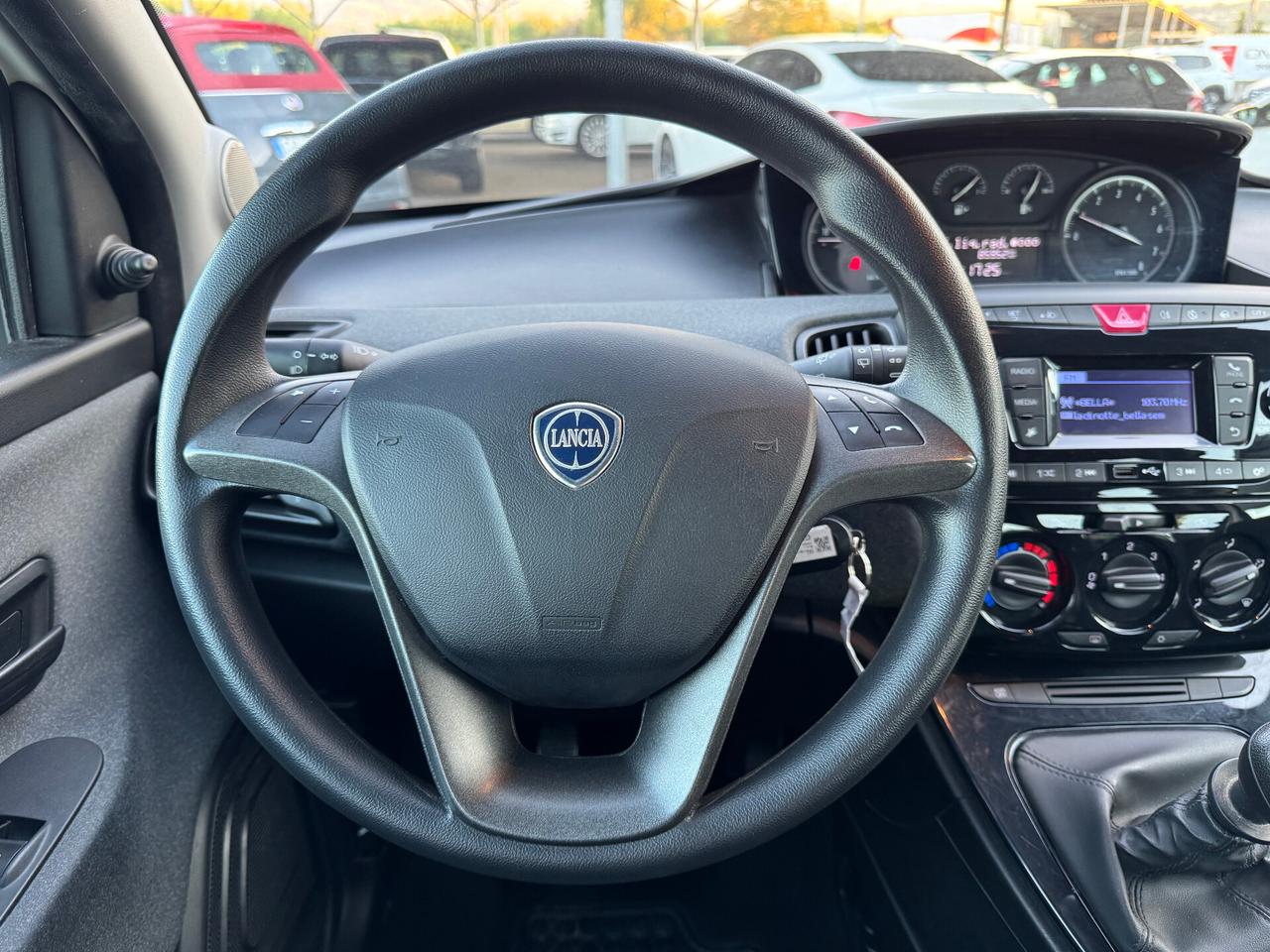 Lancia Ypsilon 1.0 FireFly 5 porte S&S Hybrid Ecochic Silver