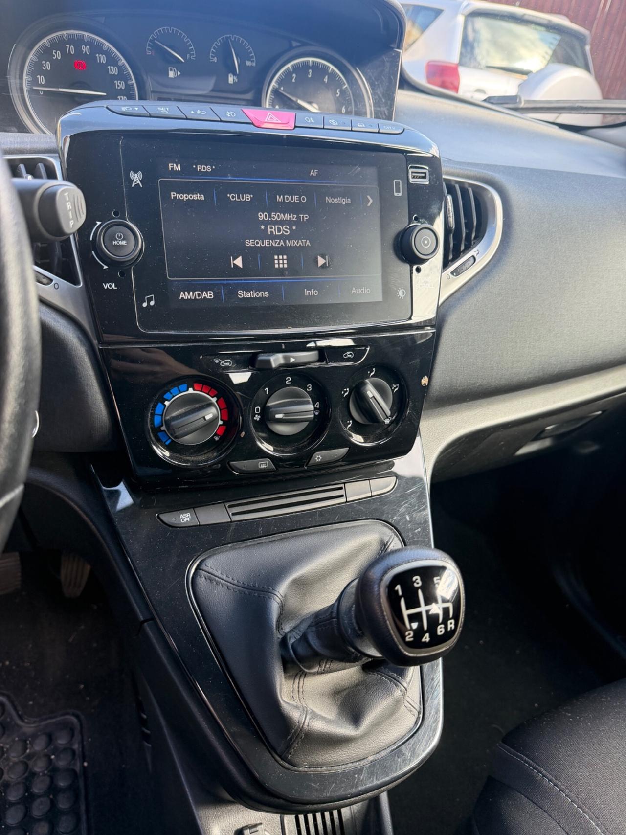Lancia Ypsilon 1.0 FireFly 5 porte S&S Hybrid Alberta Ferretti