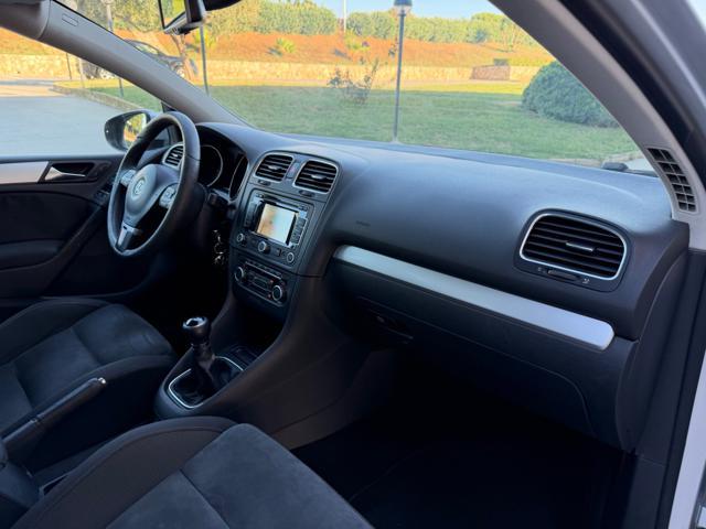 VOLKSWAGEN Golf 1.6 TDI HIGHLINE+NAVI+ALCANTARA+BIZONA