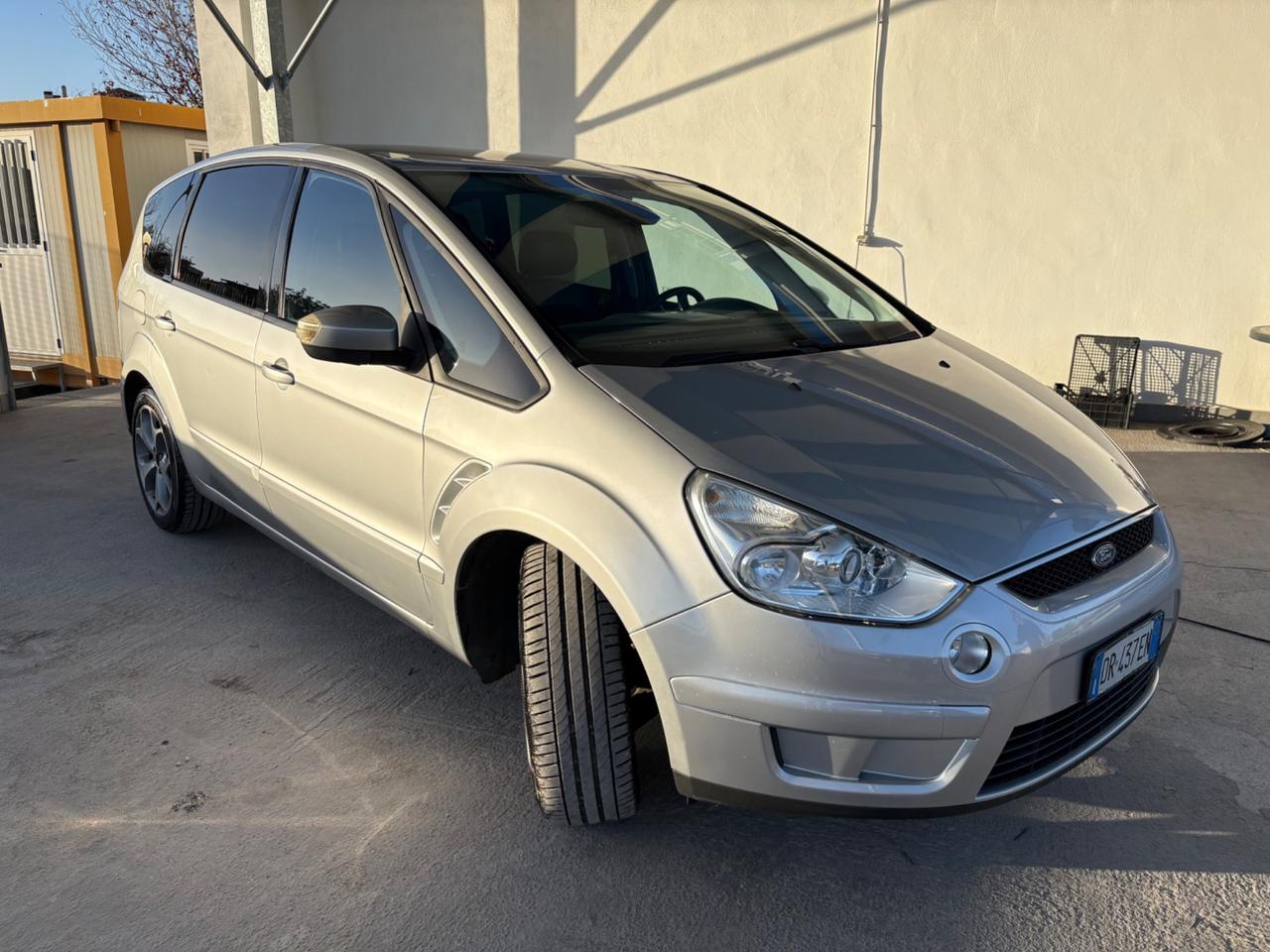 Ford S-Max 2.0 TDCi 140CV Titanium 7 POSTI!