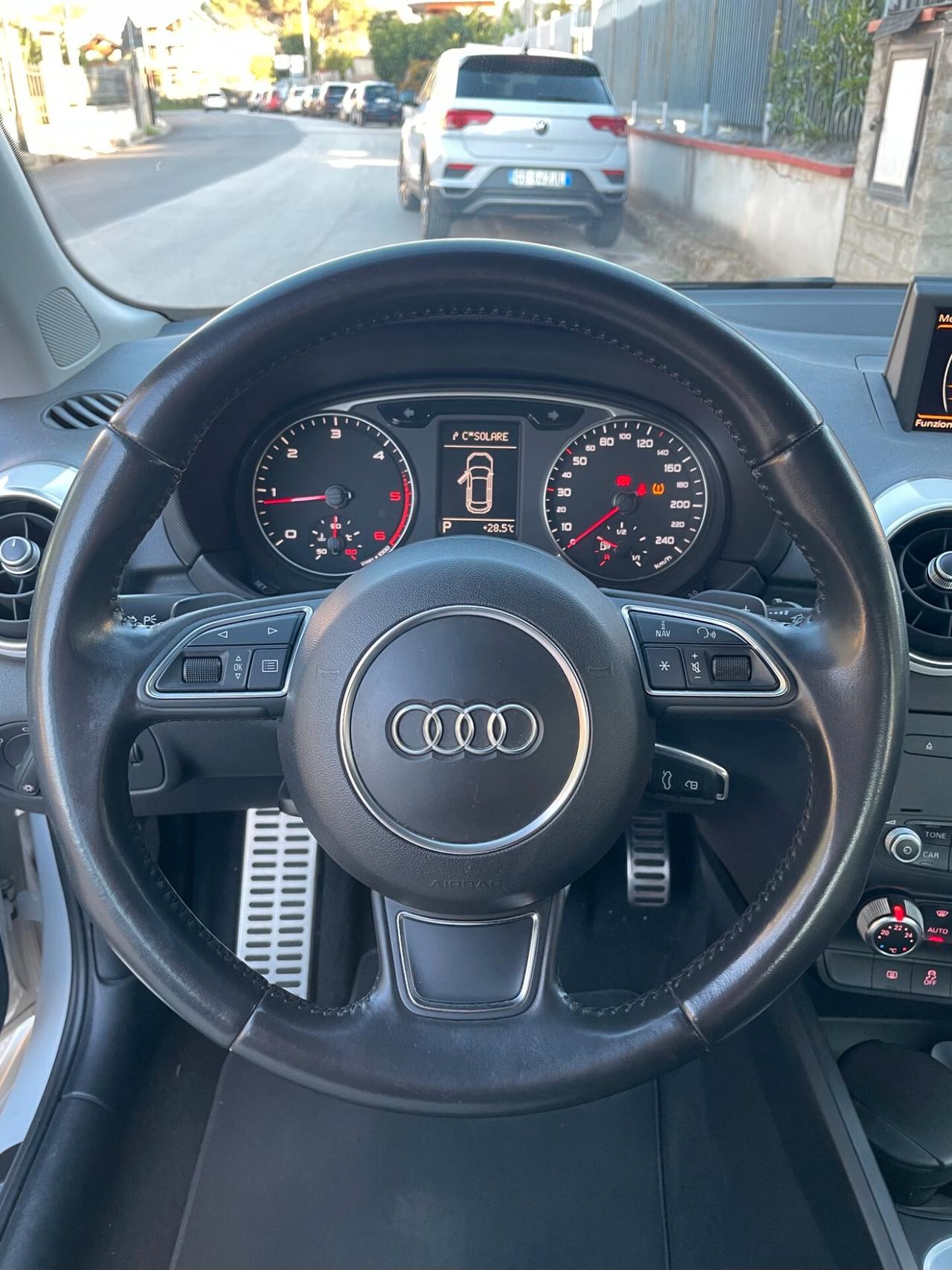 AUDI A1 SPB 1.6 TDI S tronic S LINE EDITION