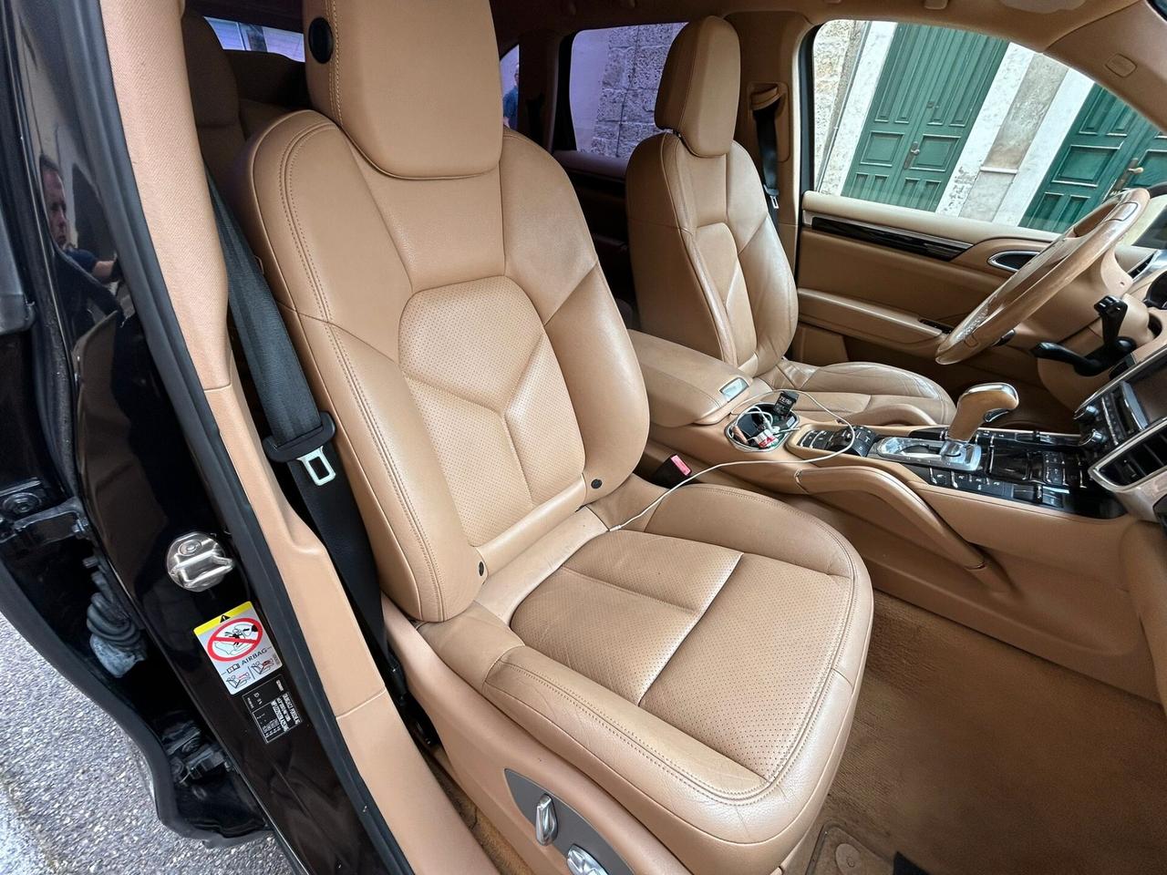 Porsche Cayenne 3.0 V6 tdi tiptronic