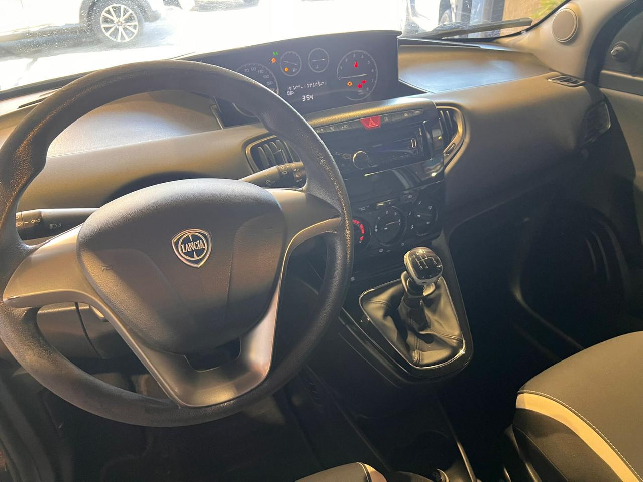 Lancia Ypsilon 1.2 69 CV 2015 NEOPATENTATO