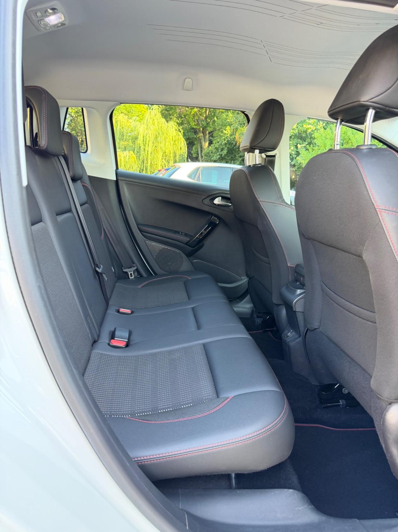Peugeot 2008 PureTech Turbo 110 EAT6 S&S Black Matt
