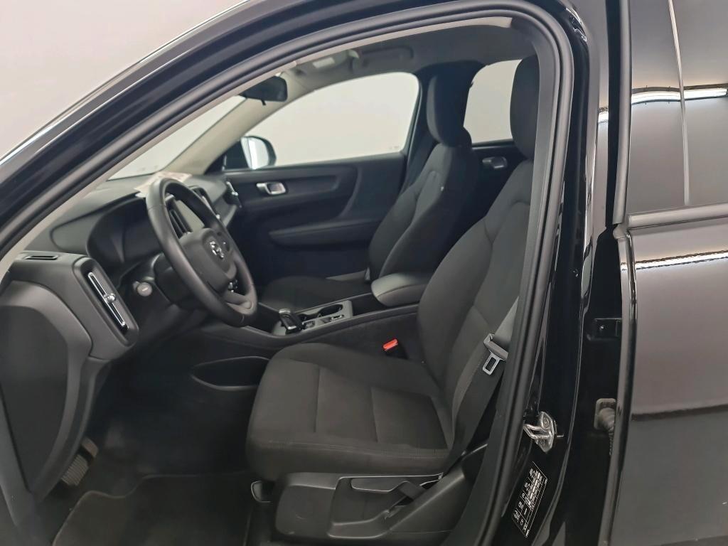 VOLVO XC40 1.5 T2 129CV 6M. MOMENTUM CORE ( FARI LED - COCKPIT - CRUISE - NAVI - PDC )