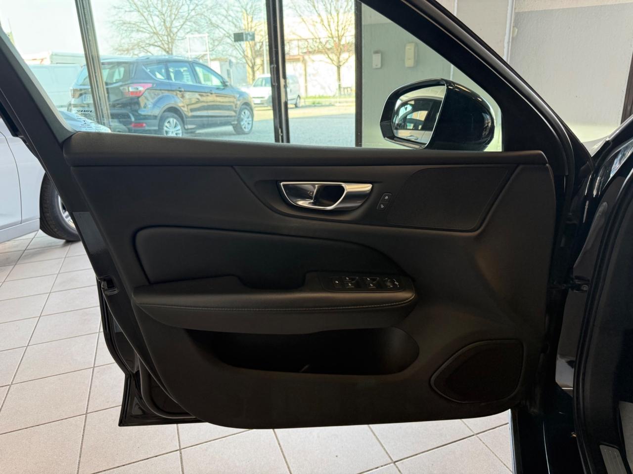 Volvo V60 B4 (d) Geartronic Momentum Business