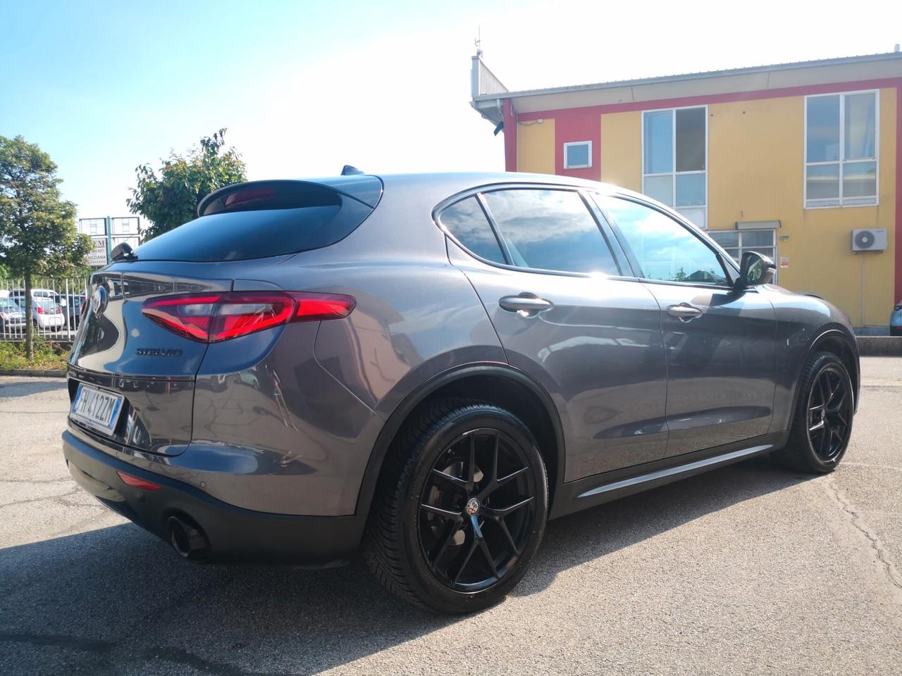 Alfa Romeo Stelvio 2.2 Turbodiesel 210 CV AT8 Q4 ***TELECAMERA***