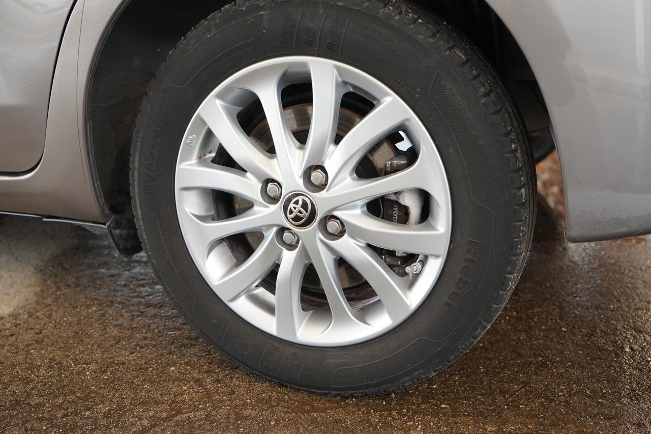 Toyota Yaris 1.0 5 porte Lounge 70 CV