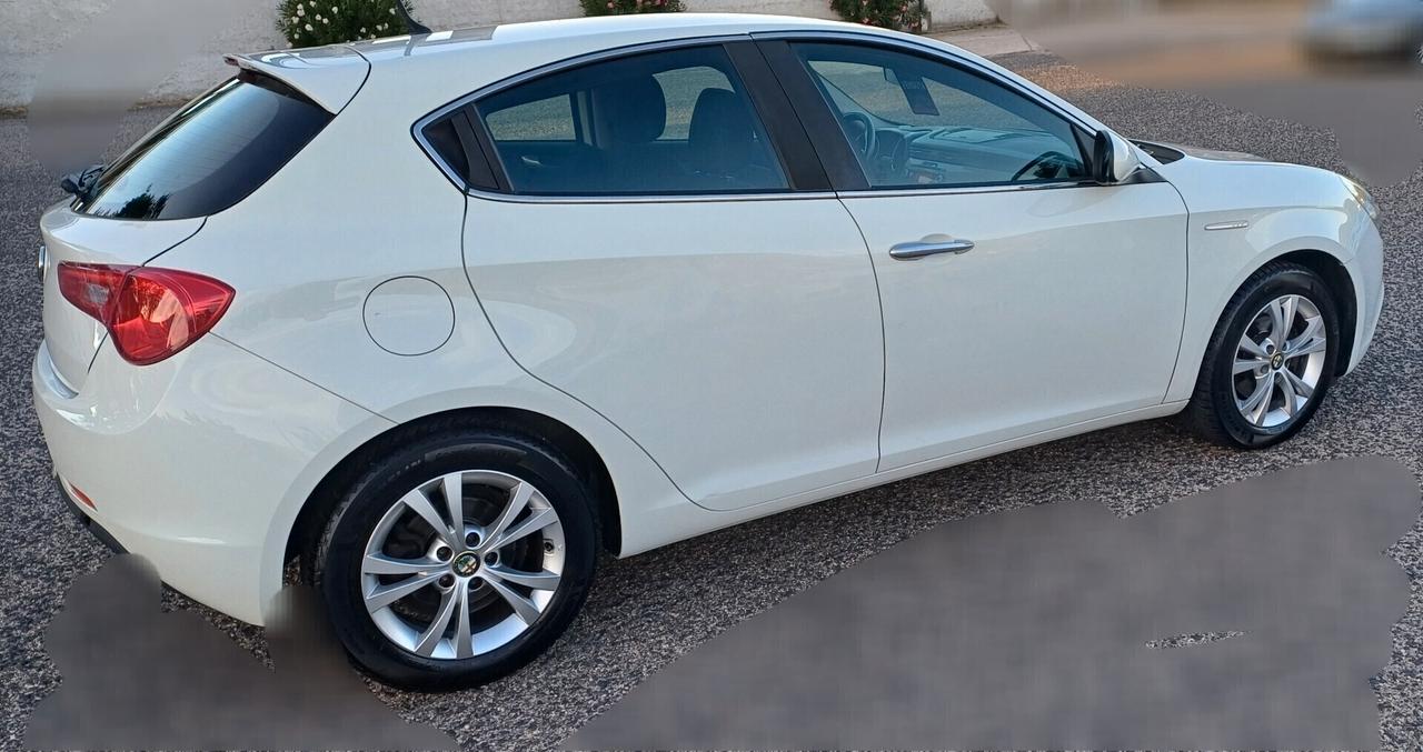 Alfa Romeo Giulietta 1.6 JTDm-2 105 CV Veloce 2013