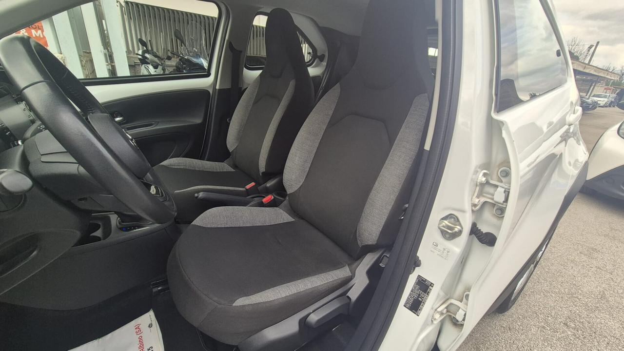 Toyota Aygo X 1.0 VVT-i 72 CV 5 porte Lounge S-CVT