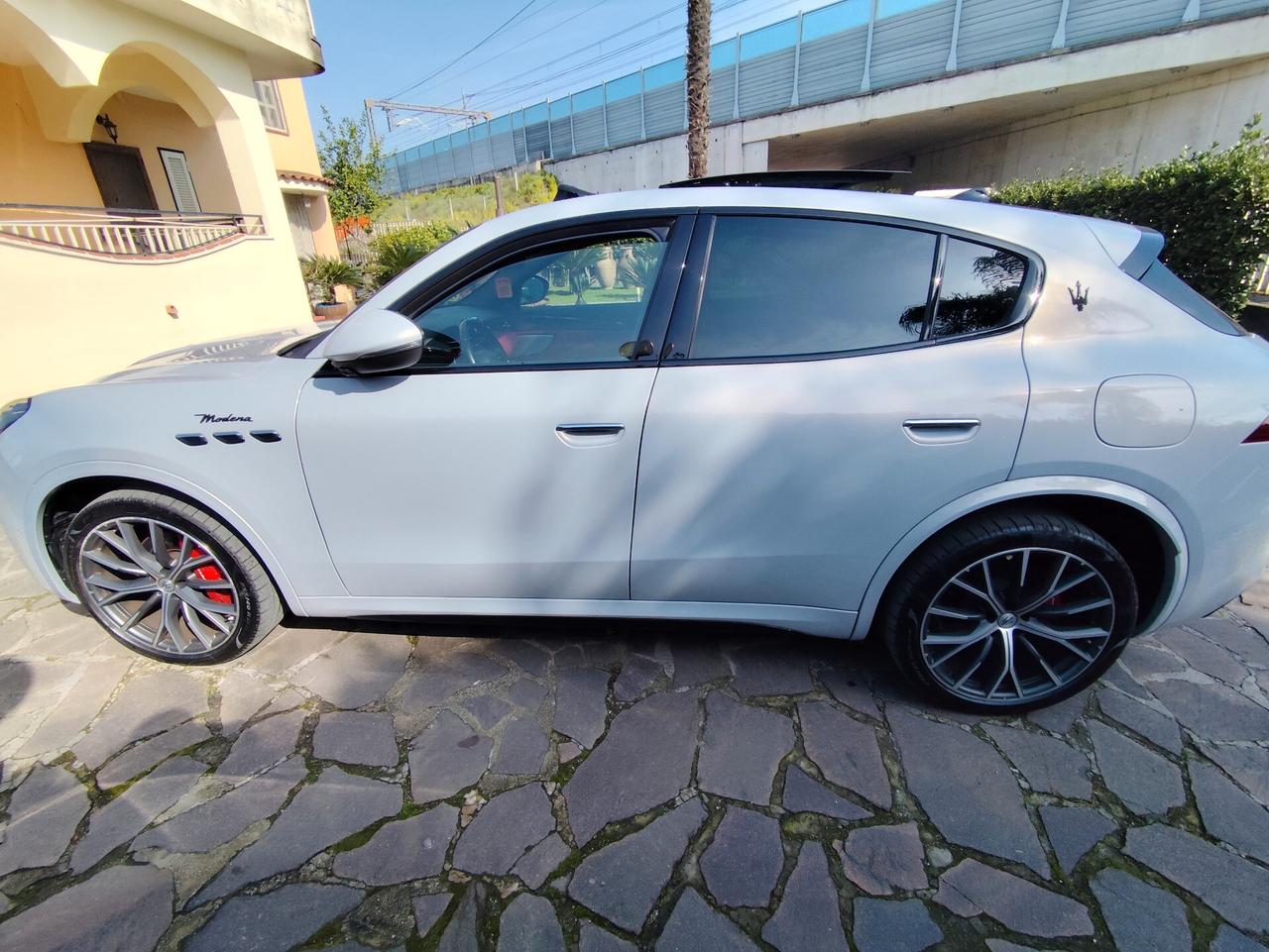 Maserati Grecale MHEV 330 CV AWD Modena