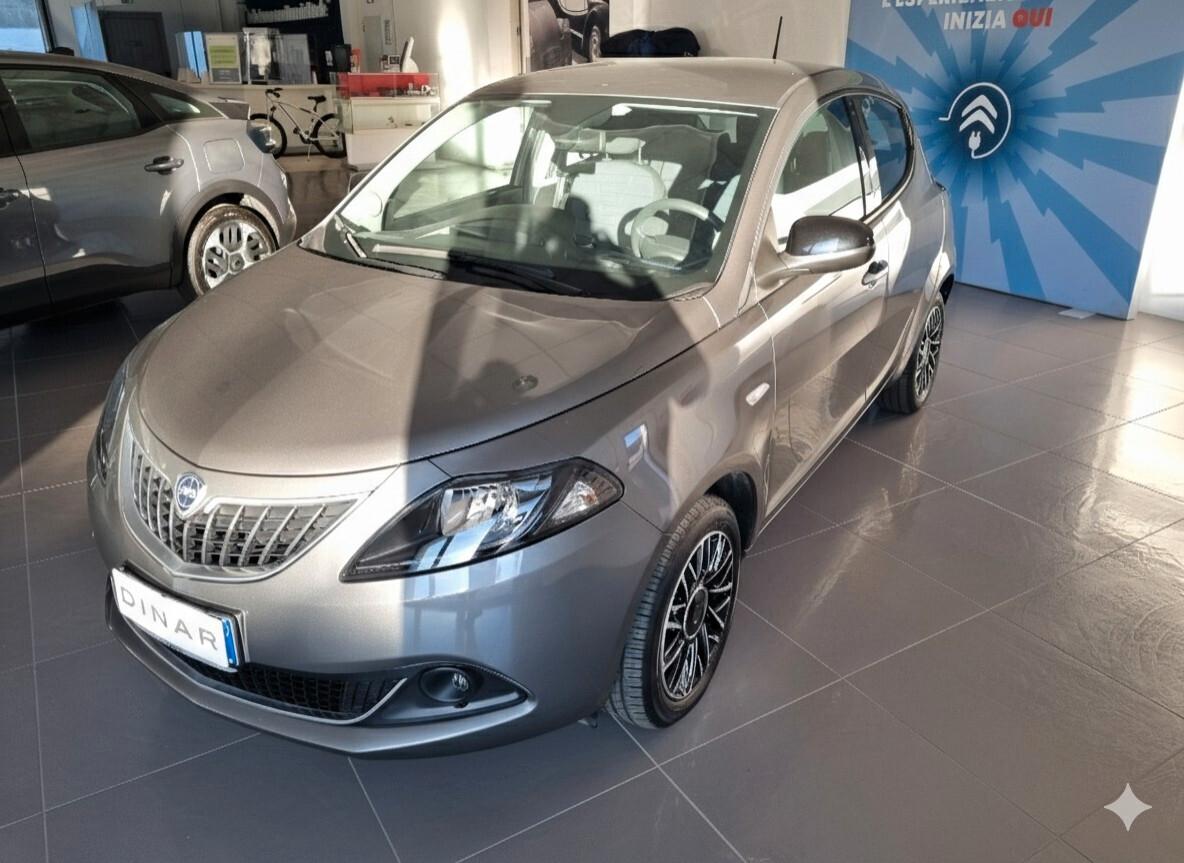 Lancia Ypsilon 1.0 FireFly 5 porte S&S Hybrid Platino