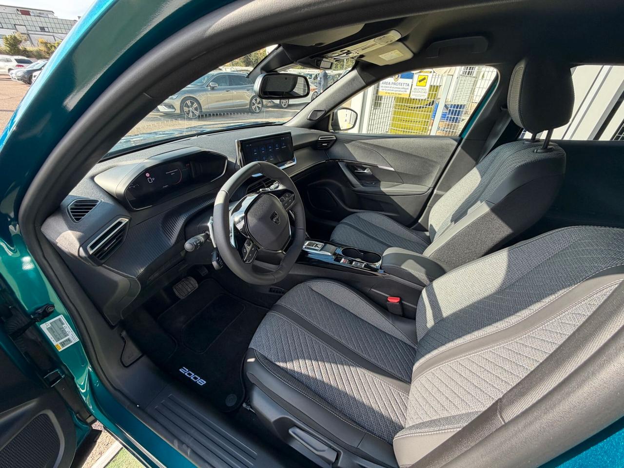 Peugeot 2008 Hybrid 145 e-DCS6 Style