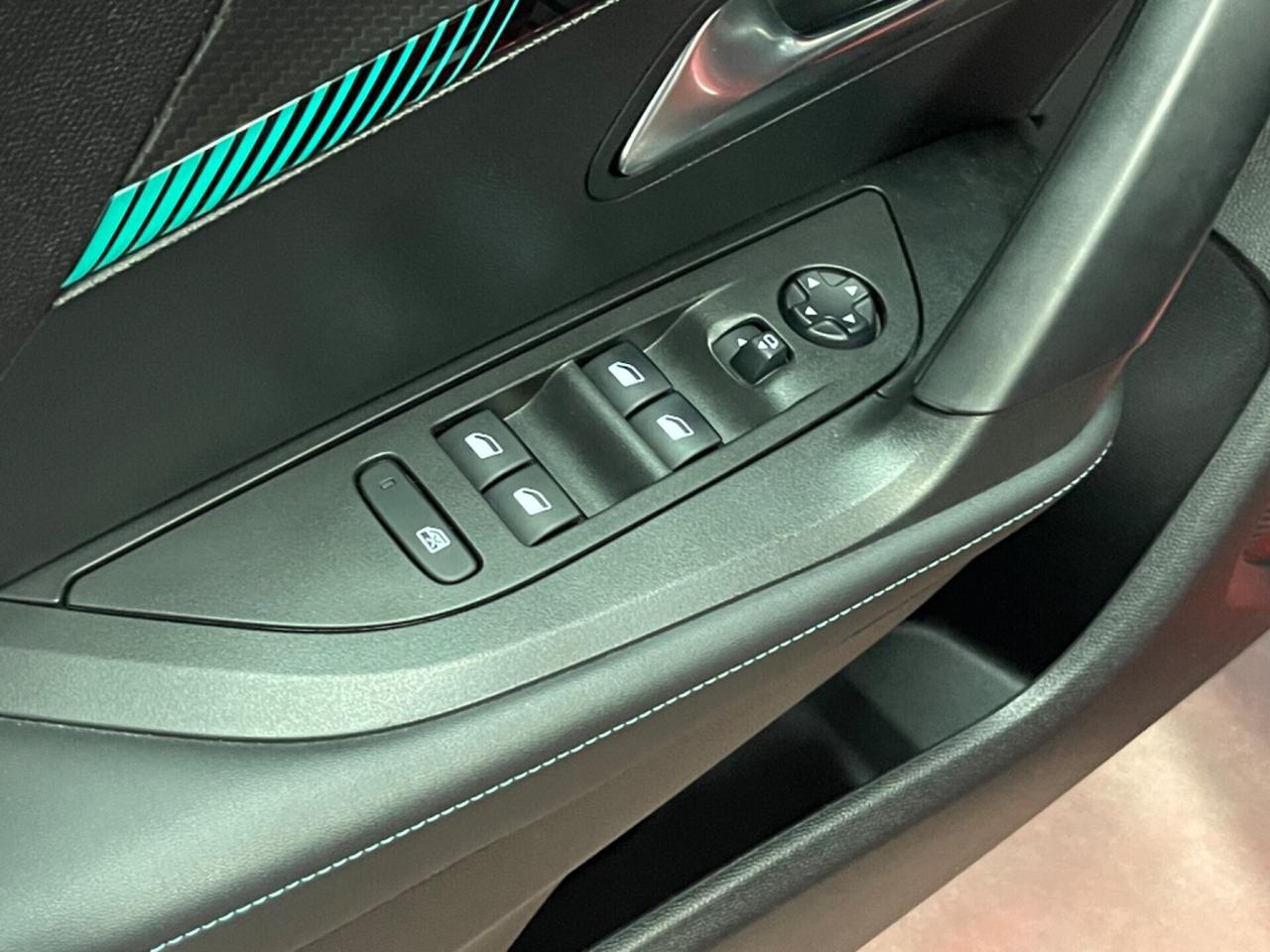 Peugeot 2008 BlueHDi 110 S&S Allure Pack