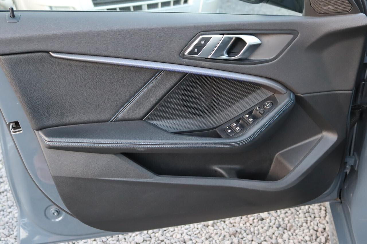 Bmw 118 118d 5p. Msport