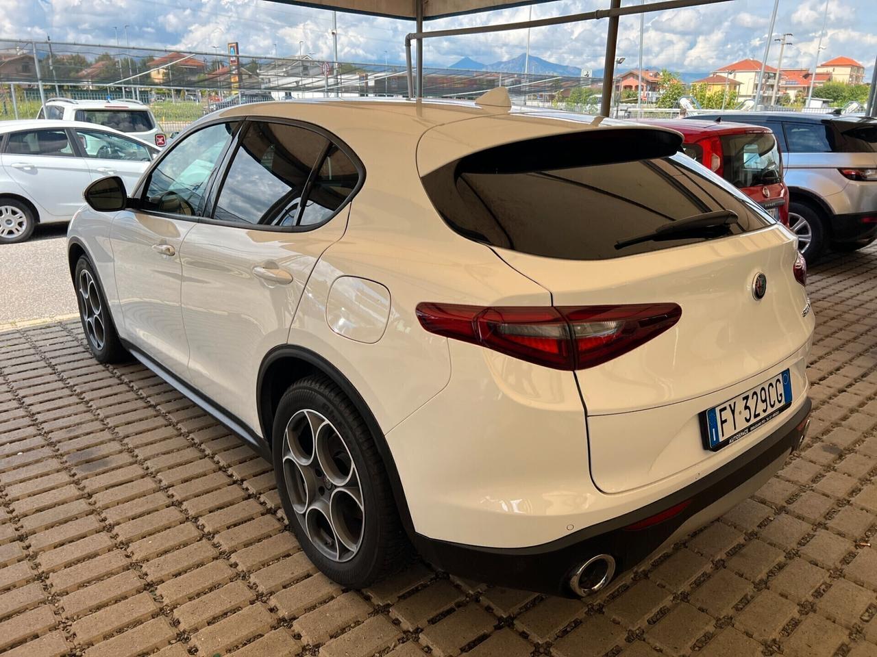 Alfa Romeo Stelvio 2.2 Turbodiesel 160 CV AT8 RWD Sport-Tech