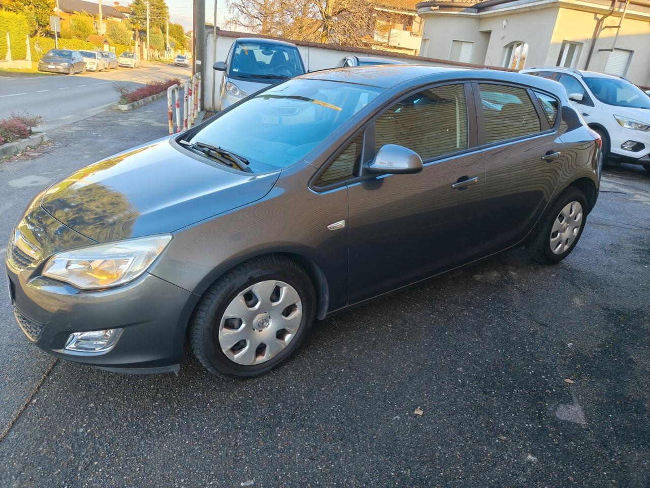 Opel Astra 1.4 100CV 5 porte Elective