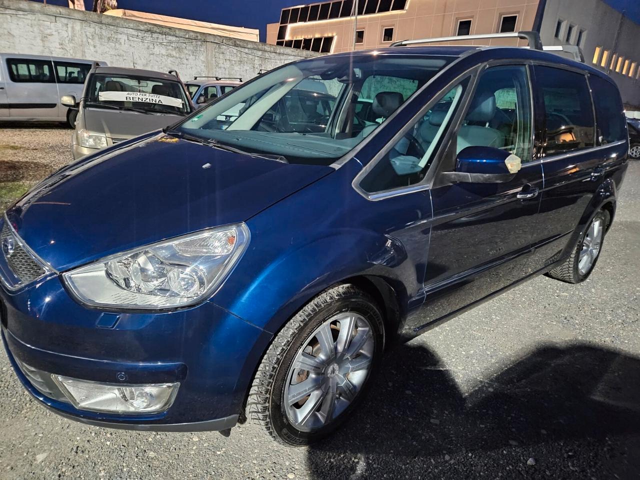Ford Galaxy 2.0 TDCi 140 CV Ghia