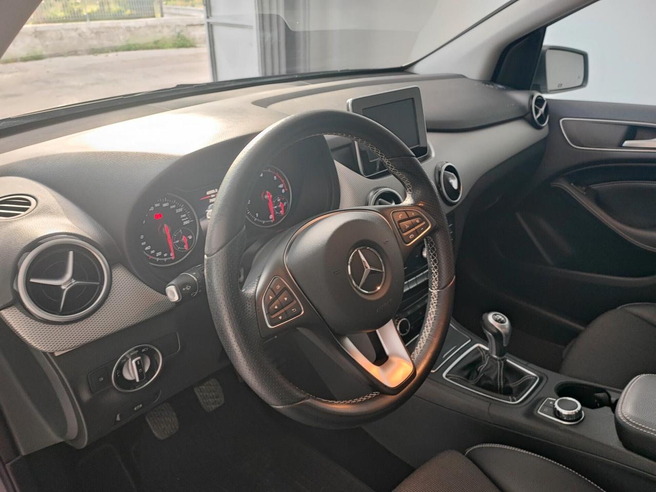Mercedes-benz B 180 d Premium