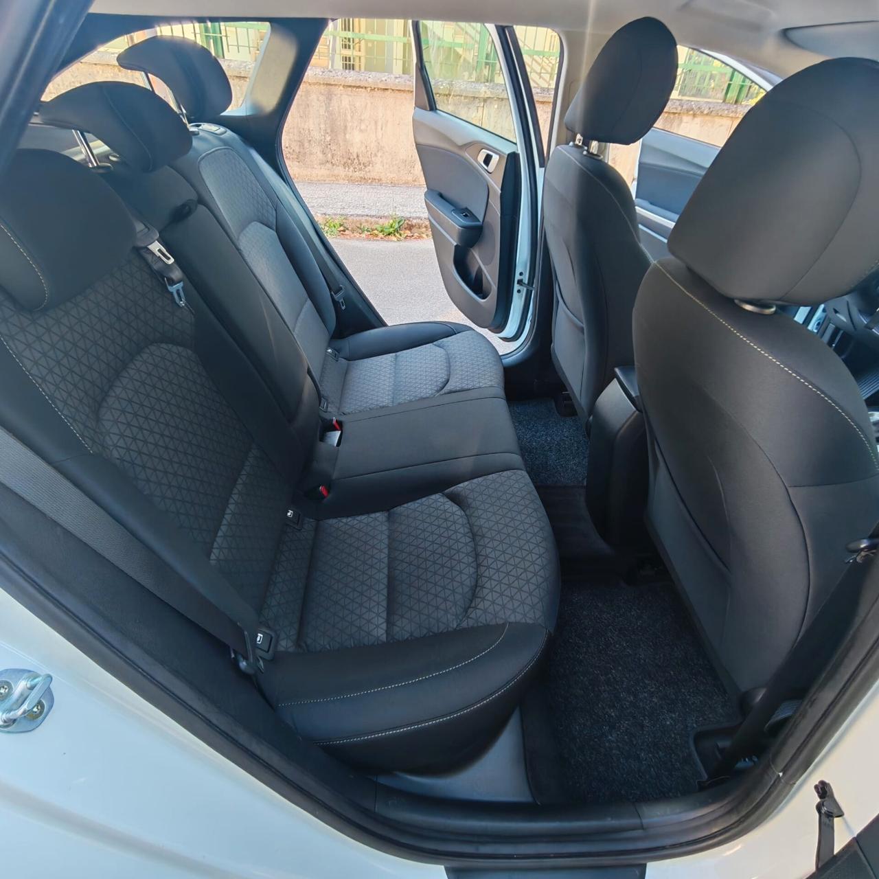 Kia Ceed 1.6 CRDi 115 CV DCT SW Business Class