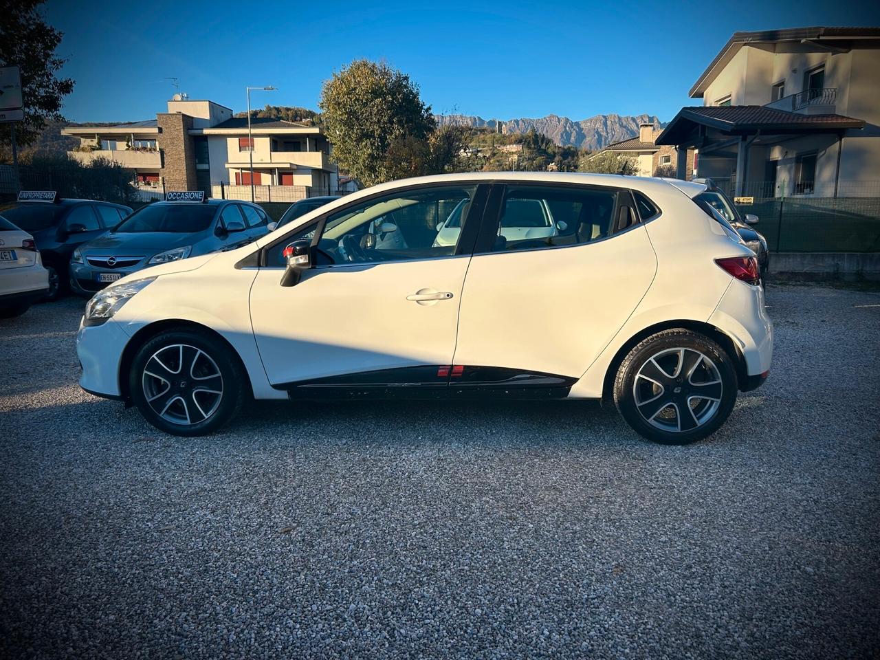 Renault Clio 1.2 5 porte UNIPROPRIETARIO - NEOPATENTATI