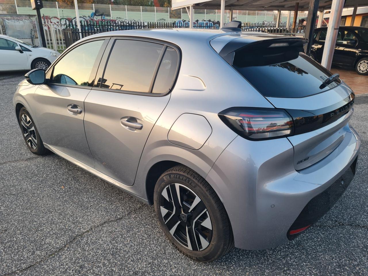 Peugeot 208 1.2 5 porte Allure*NAVIGATORE*CAMERA*PDC*