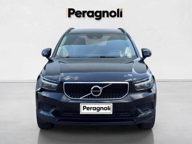VOLVO XC40 T3 MOMENTUM AUTOMATICA