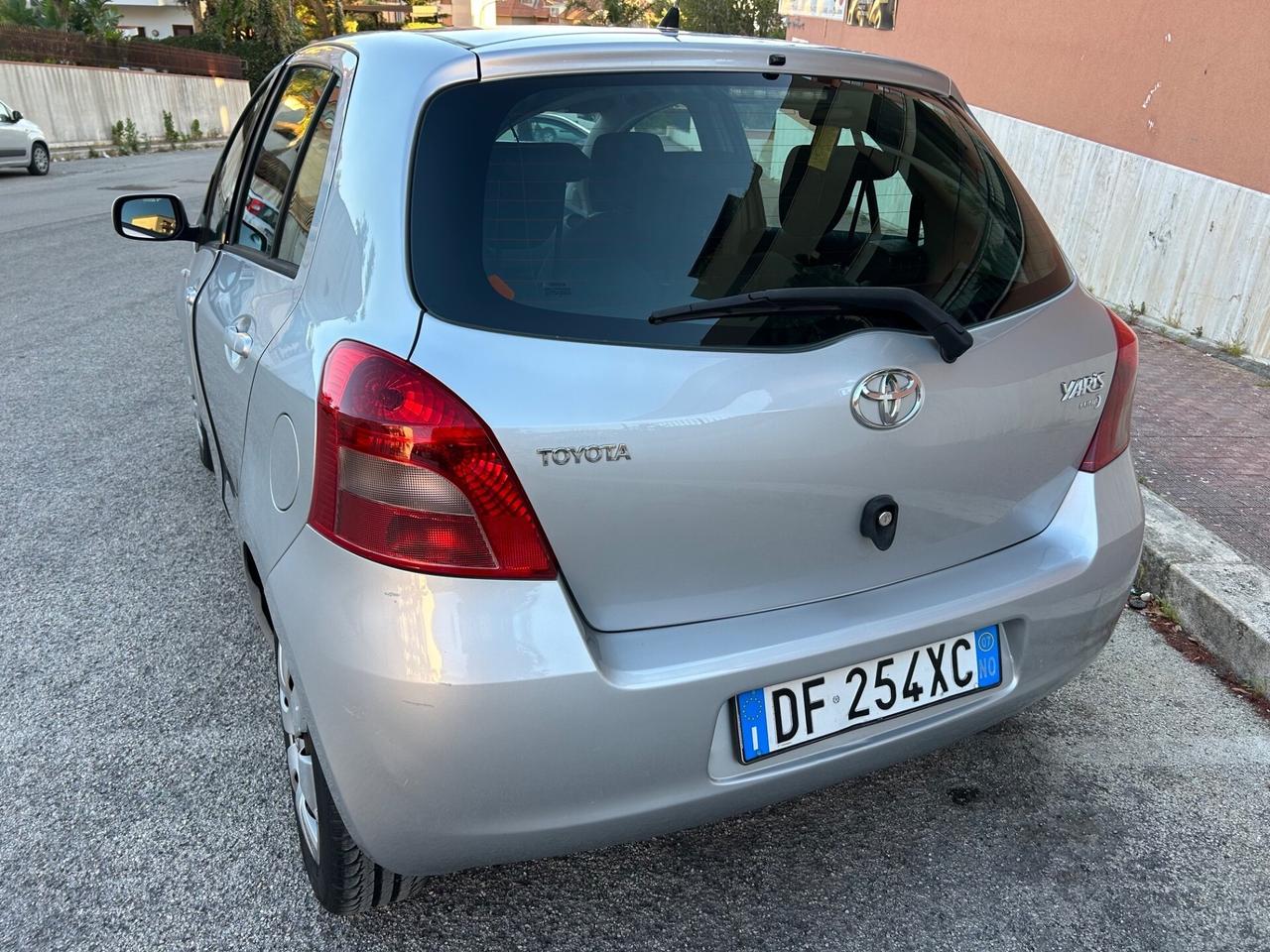 Toyota Yaris 1.3 benz ideale per neo patentati