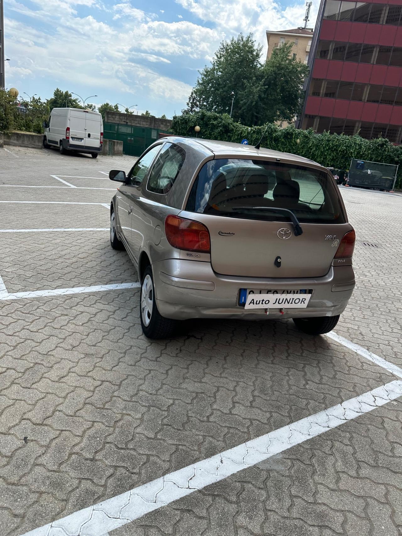 Toyota Yaris Verso 1.3i 16V cat Luna '03