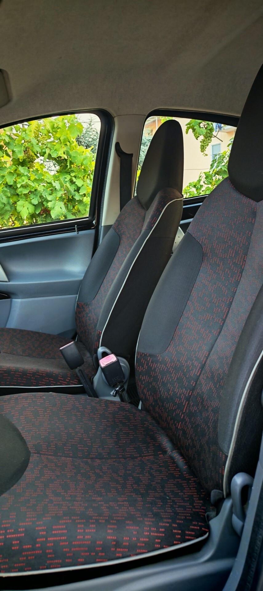 Peugeot 107 RESTYLING Nera 1.0 benzina