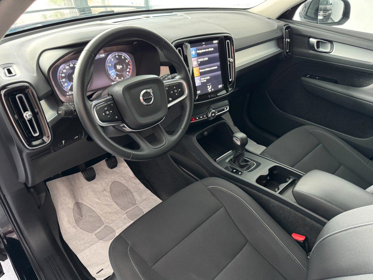 Volvo XC40 1.5 t2 Momentum Uniprop Stupenda