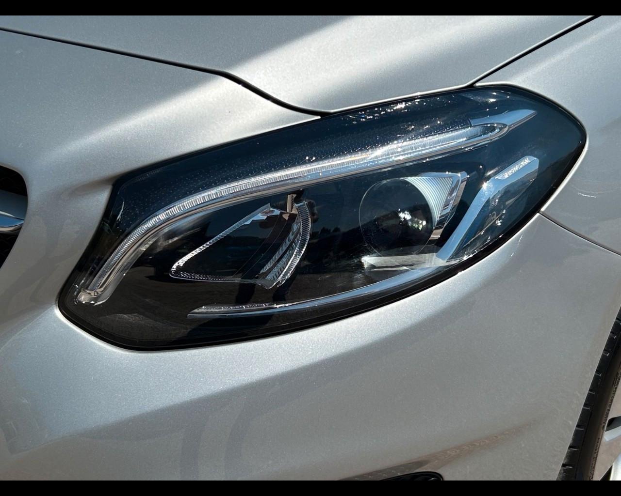 Mercedes-Benz Classe B - T246 - B 180 d Sport Next auto