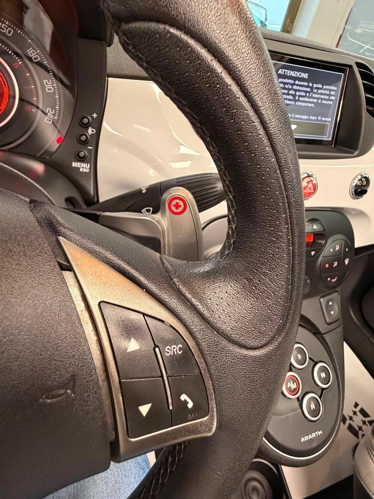 Abarth 500C Esseesse Versione: 1.4 Turbo T-Jet MTA Bicolore