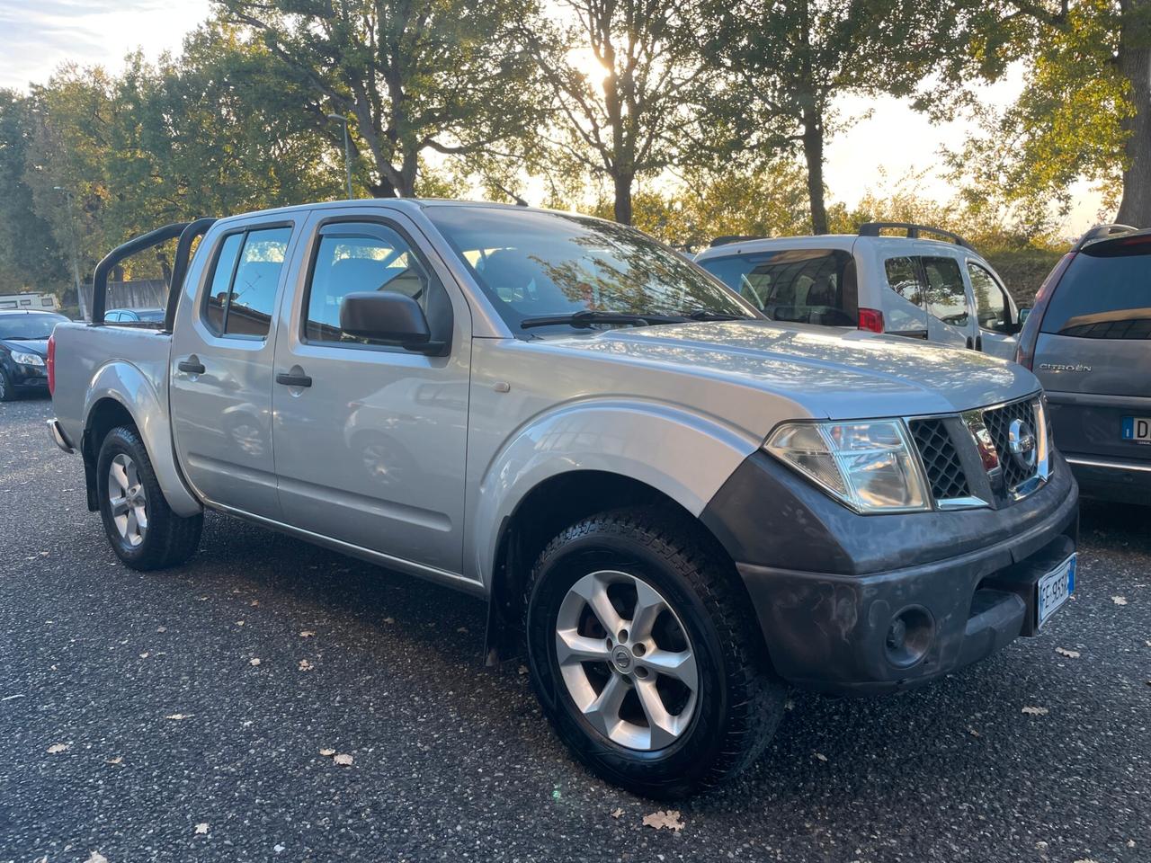 Nissan Navara 2.5 dCi 4 porte Double Cab SE + GANCIO TRAINO
