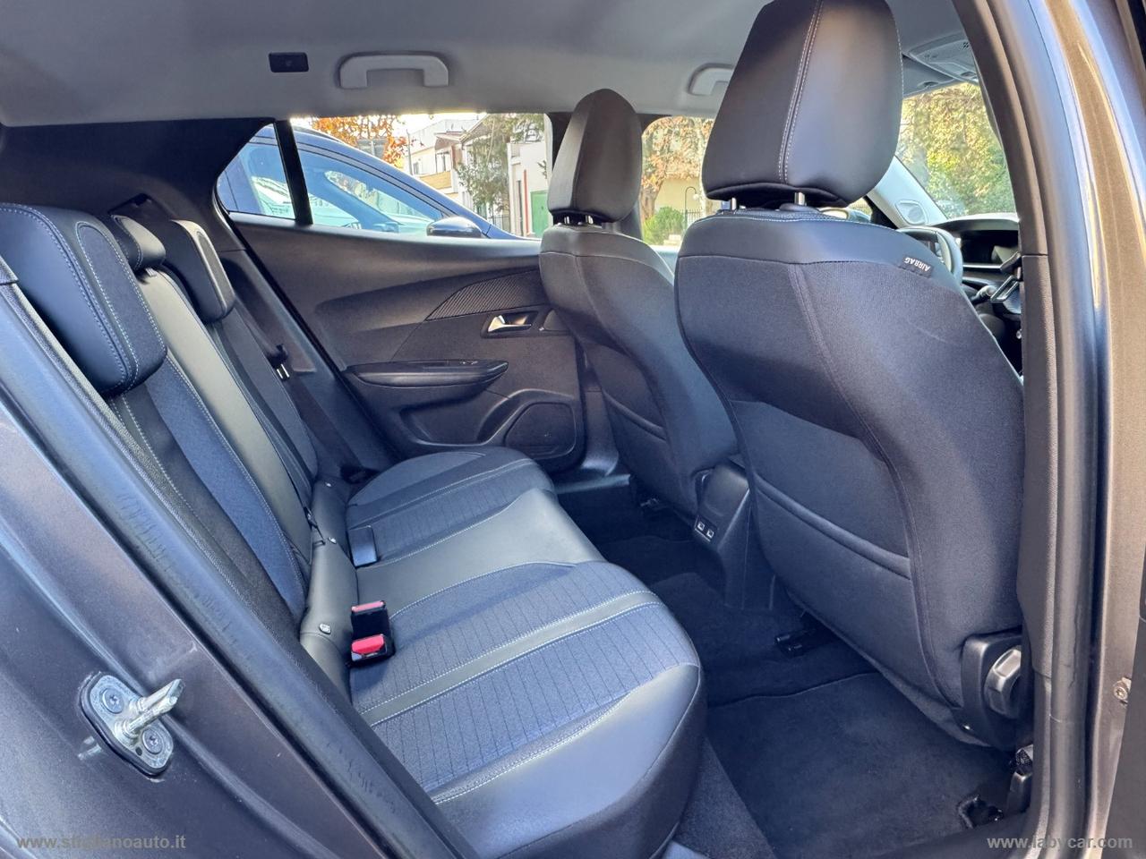 PEUGEOT 2008 BlueHDi 110 S&S Allure