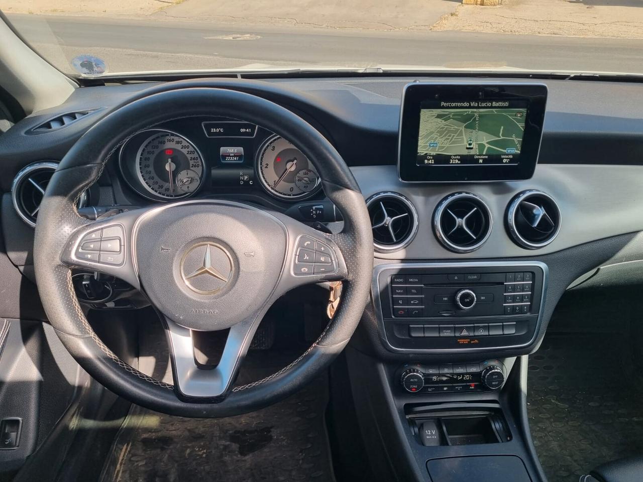 Mercedes-benz GLA 200D Tetto apribile. SUPER PROMO ESTATE 2025
