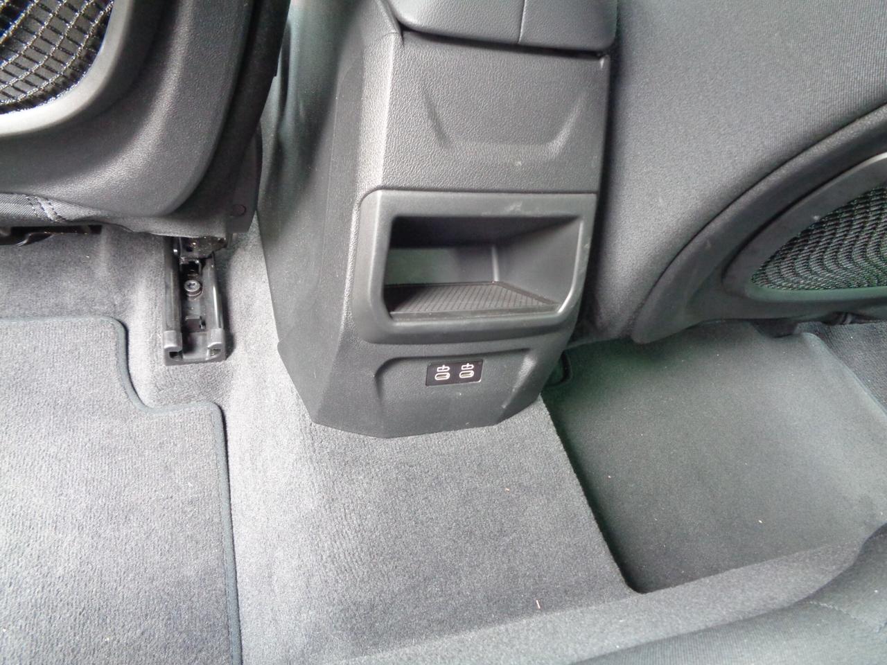Bmw 116 116d 5p. Business Advantage