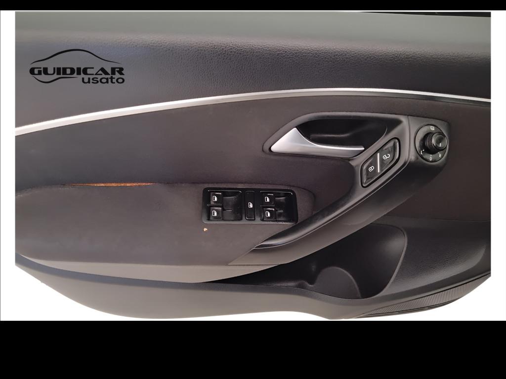 VOLKSWAGEN Polo V 2014 - Polo 5p 1.0 mpi Comfortline 75cv