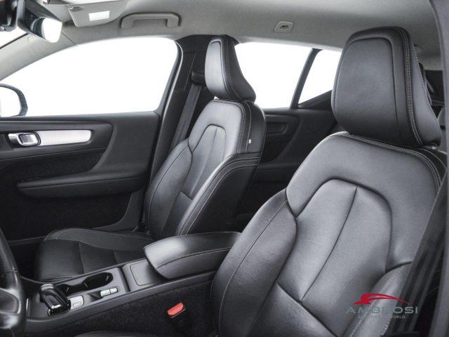 VOLVO XC40 D4 AWD Geartronic Momentum