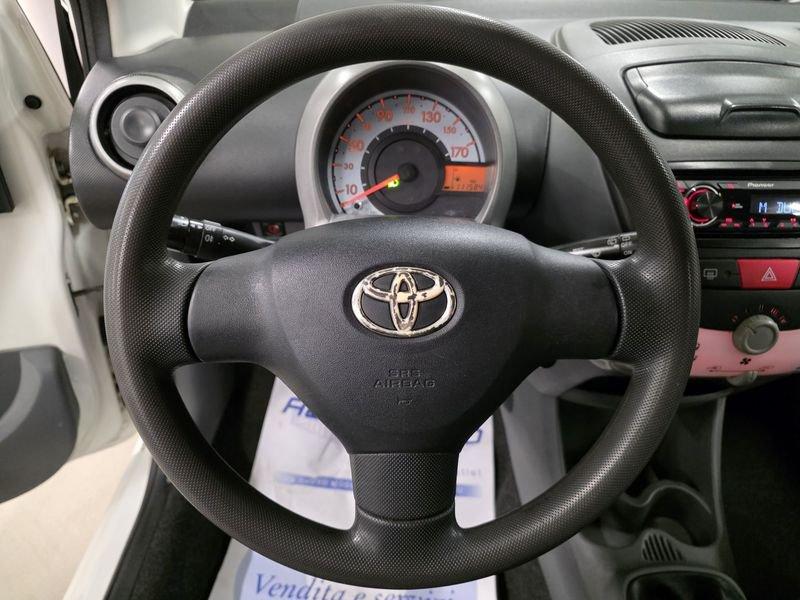 Toyota Aygo Aygo 1.0 12V VVT-i 5 porte Now Connect
