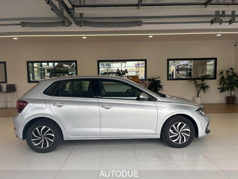 Volkswagen Polo VI 2022 1.0 tsi Life 95cv dsg