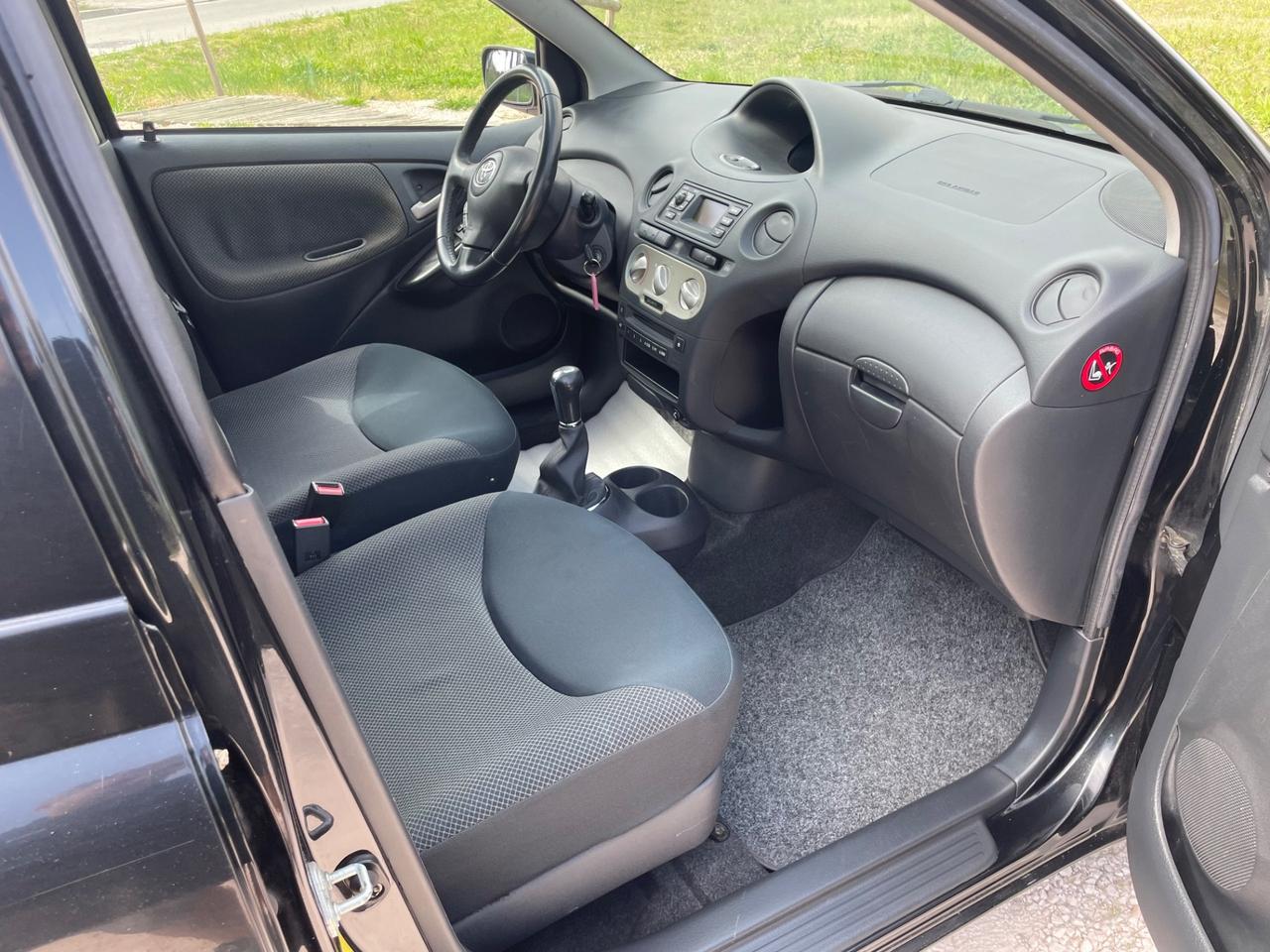 Toyota Yaris 1.3i Sol Blue BOMBOLA GPL NUOVA!!!!!