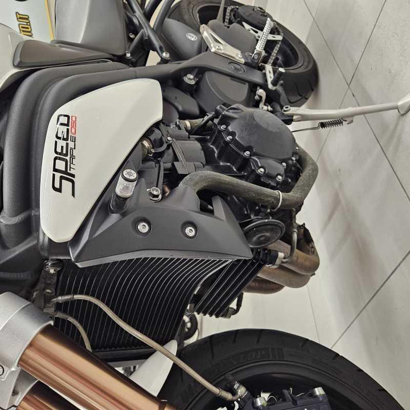 Triumph Speed Triple 1050 - 2011