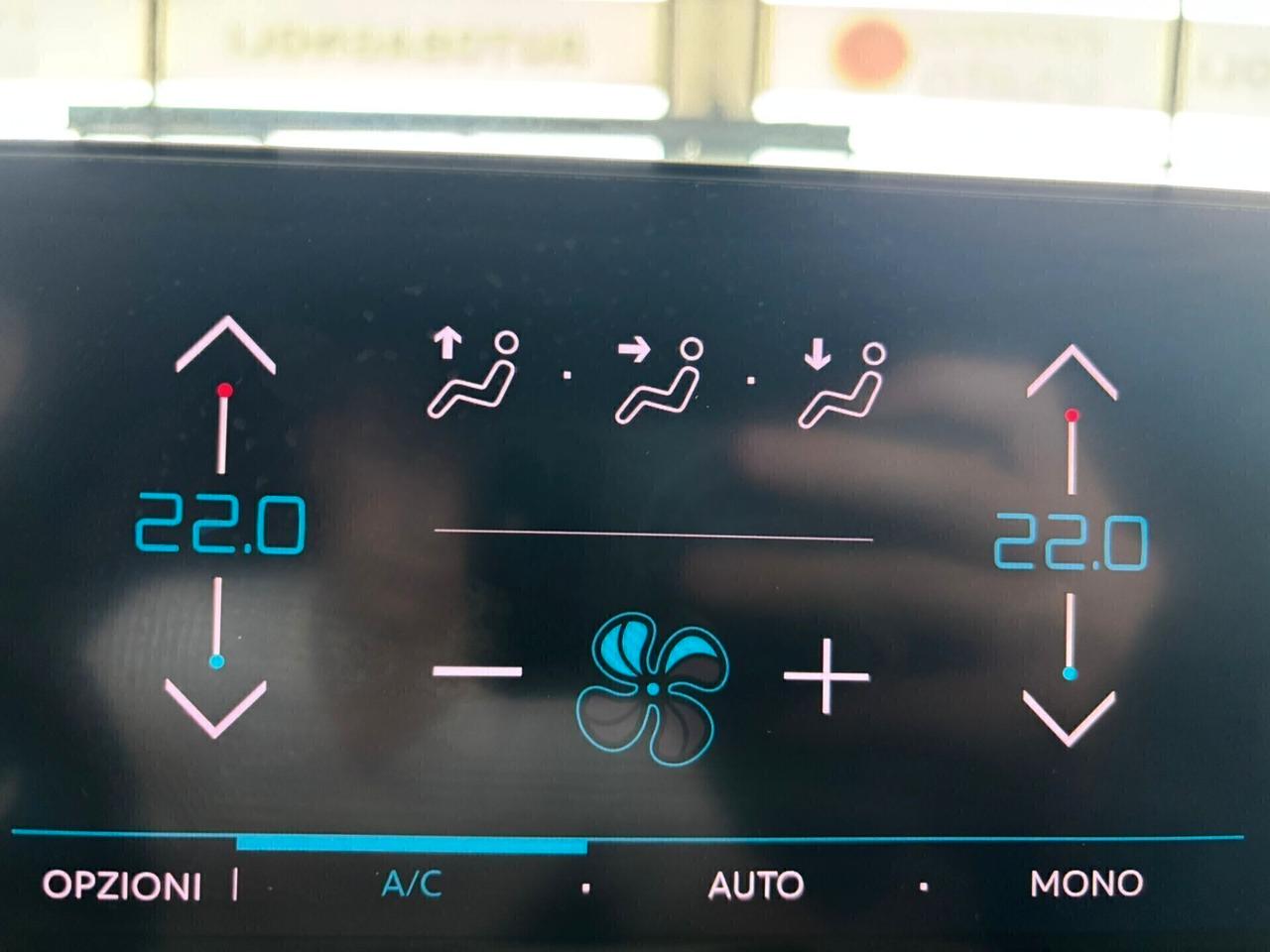 Citroen C4 SHINE PureTech 130 EAT8 SPOTICAR