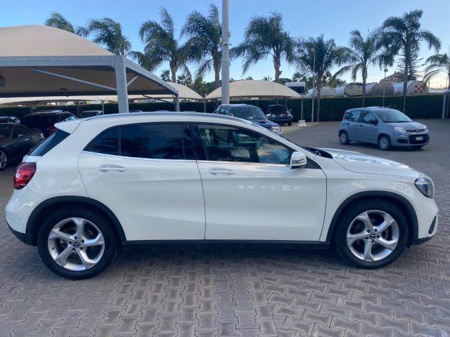 MERCEDES-BENZ GLA 200 d Automatic 4Matic Sport